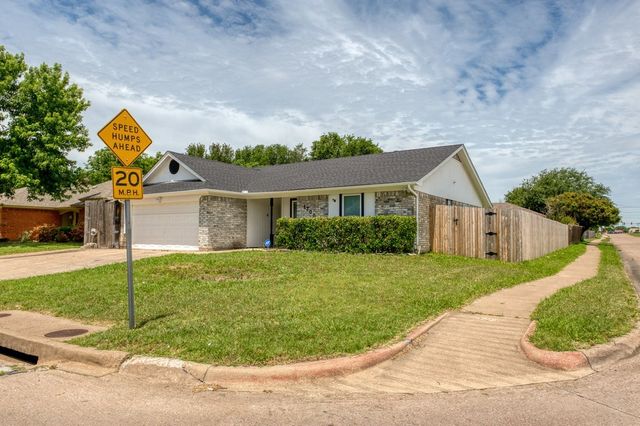 1700 Willow Vale Drive, Fort Worth, TX 76134