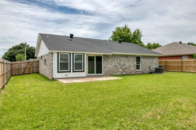 1700 Willow Vale Drive, Fort Worth, TX 76134