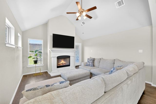 4604 Pentridge Drive, Fort Worth, TX 76036