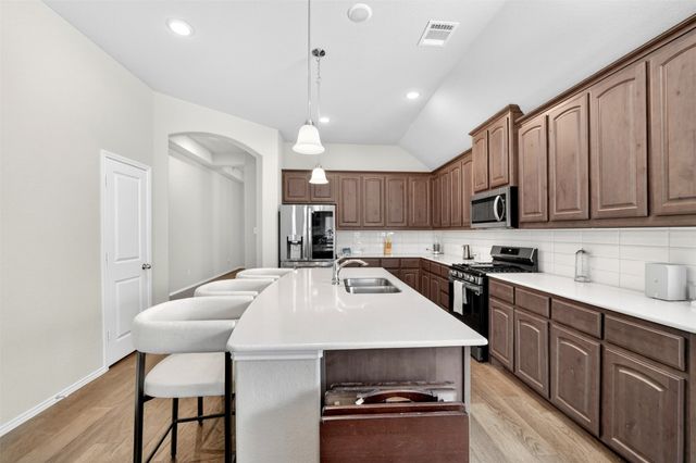 4604 Pentridge Drive, Fort Worth, TX 76036