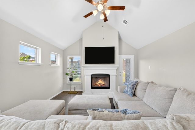 4604 Pentridge Drive, Fort Worth, TX 76036