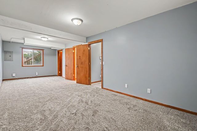 2429 8TH Avenue, Council Bluffs, IA 51501