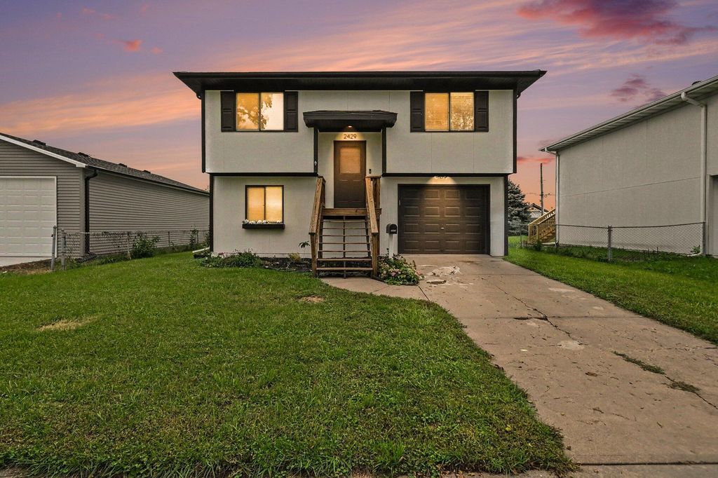 2429 8TH Avenue, Council Bluffs, IA 51501