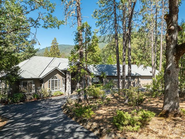 2550 Granite Hill Road, Grants Pass, OR 97526