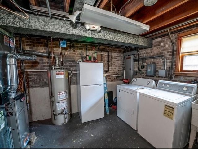 4715 W Lake Avenue, Glenview, IL 60025