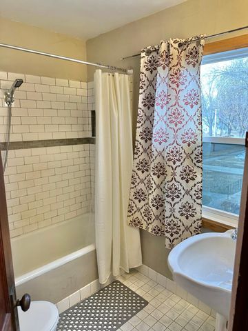 623 E 6th Street, Albert Lea, MN 56007