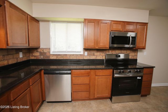 707 Sinclair St, Fairdale, KY 40118
