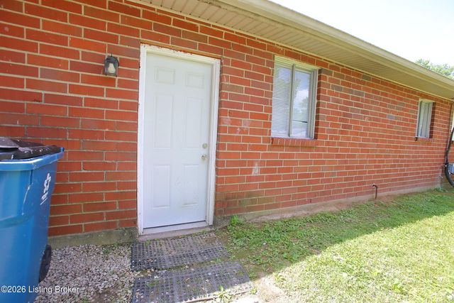 707 Sinclair St, Fairdale, KY 40118