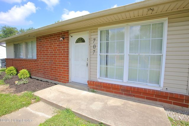 707 Sinclair St, Fairdale, KY 40118