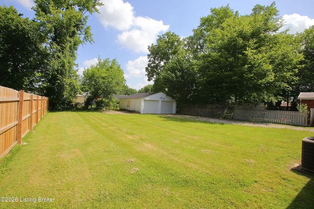 707 Sinclair St, Fairdale, KY 40118