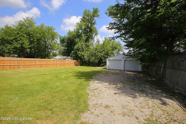 707 Sinclair St, Fairdale, KY 40118