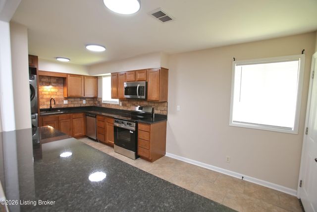 707 Sinclair St, Fairdale, KY 40118