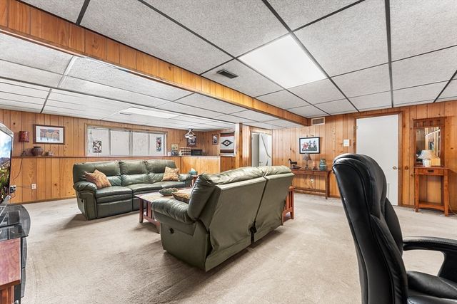 28 Johnson Rd, Sutton, MA 01590