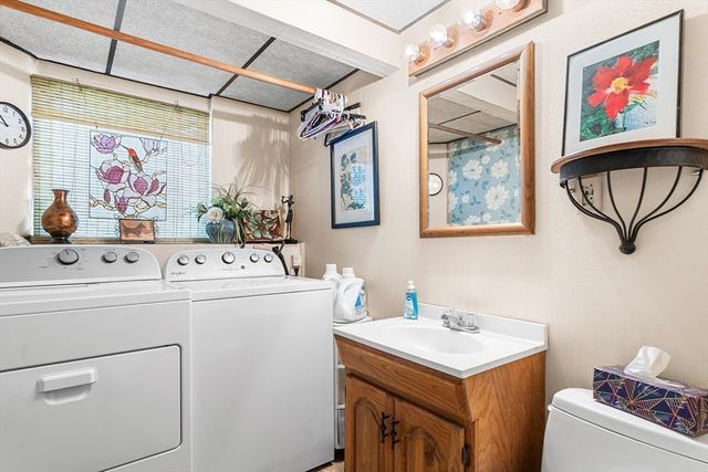 28 Johnson Rd, Sutton, MA 01590