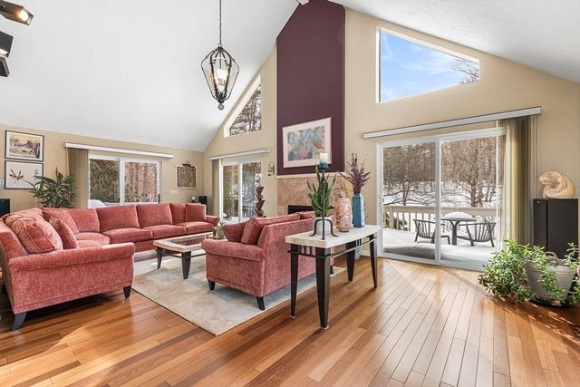 28 Johnson Rd, Sutton, MA 01590