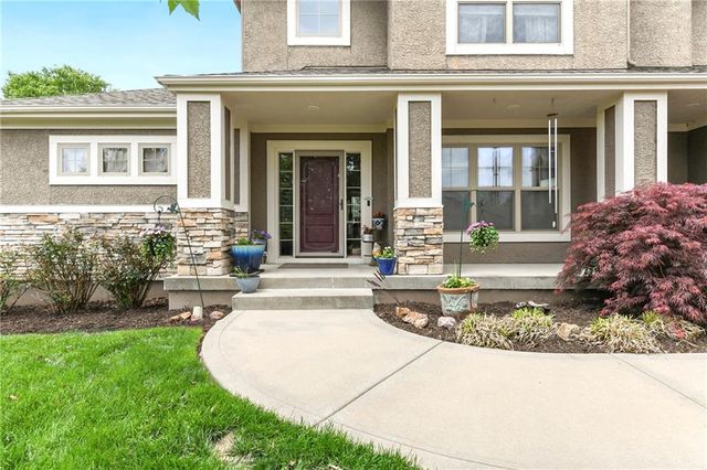 1917 SW Sage Canyon Road, Lee's Summit, MO 64082