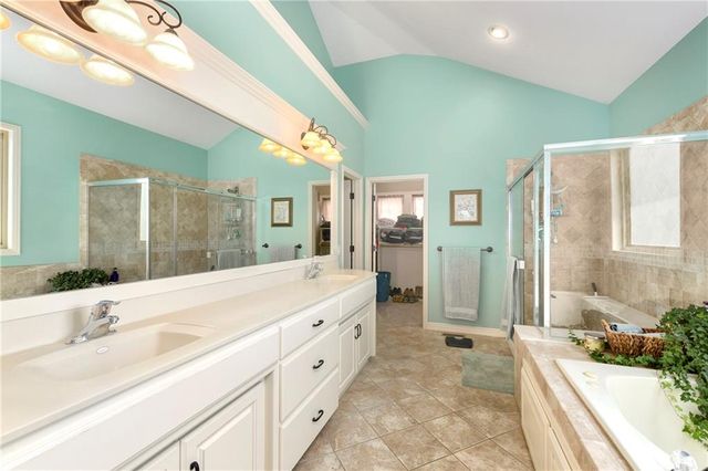 1917 SW Sage Canyon Road, Lee's Summit, MO 64082