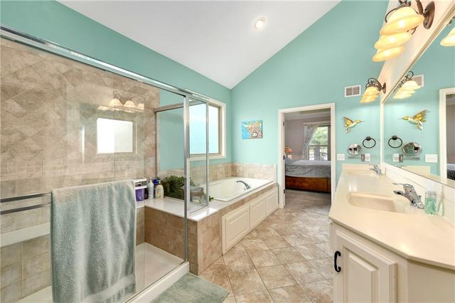 1917 SW Sage Canyon Road, Lee's Summit, MO 64082
