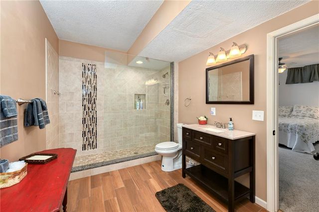 1917 SW Sage Canyon Road, Lee's Summit, MO 64082
