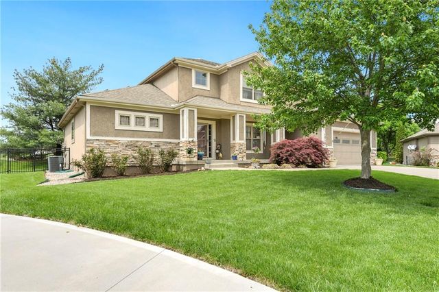 1917 SW Sage Canyon Road, Lee's Summit, MO 64082