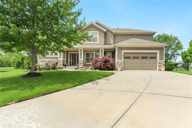 1917 SW Sage Canyon Road, Lee's Summit, MO 64082