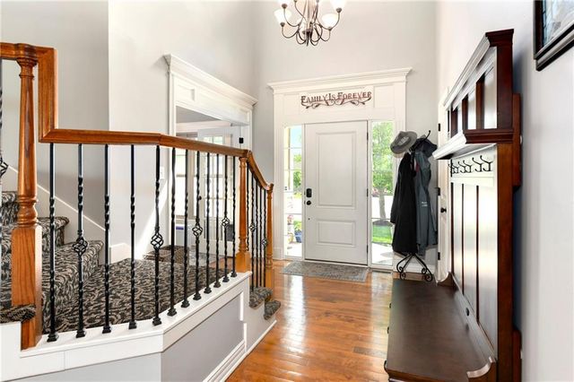 1917 SW Sage Canyon Road, Lee's Summit, MO 64082