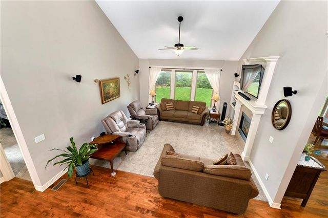 1917 SW Sage Canyon Road, Lee's Summit, MO 64082