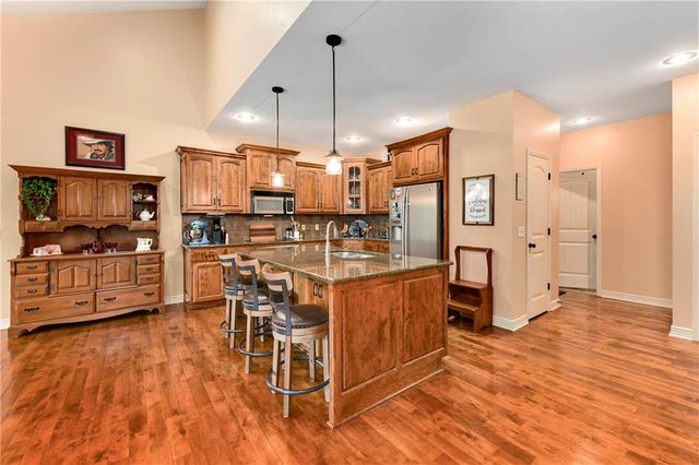 1917 SW Sage Canyon Road, Lee's Summit, MO 64082