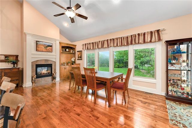 1917 SW Sage Canyon Road, Lee's Summit, MO 64082