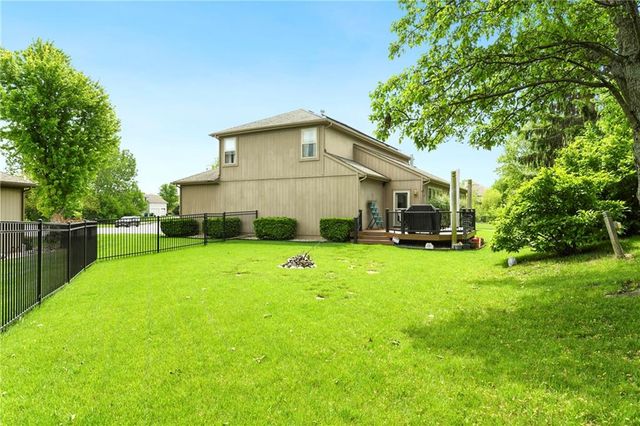 1917 SW Sage Canyon Road, Lee's Summit, MO 64082