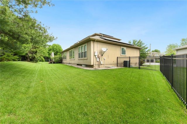 1917 SW Sage Canyon Road, Lee's Summit, MO 64082