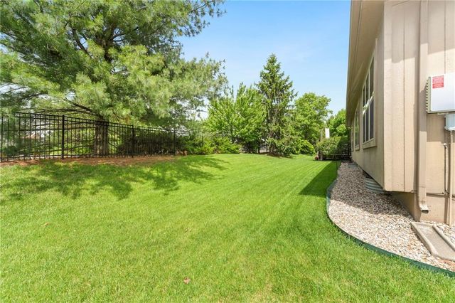 1917 SW Sage Canyon Road, Lee's Summit, MO 64082