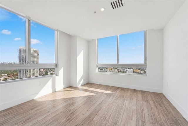 90 SW 3rd Street PH12, Miami, FL 33130