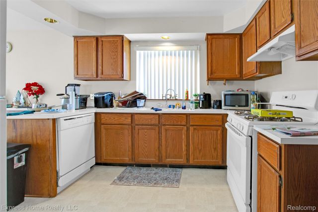 5010 Kelly Drive, Warren, MI 48092