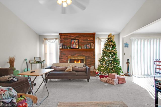 5010 Kelly Drive, Warren, MI 48092