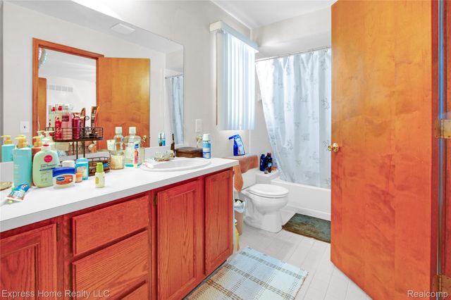 5010 Kelly Drive, Warren, MI 48092