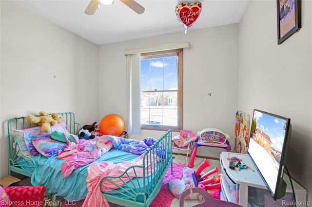 5010 Kelly Drive, Warren, MI 48092