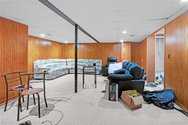 5010 Kelly Drive, Warren, MI 48092