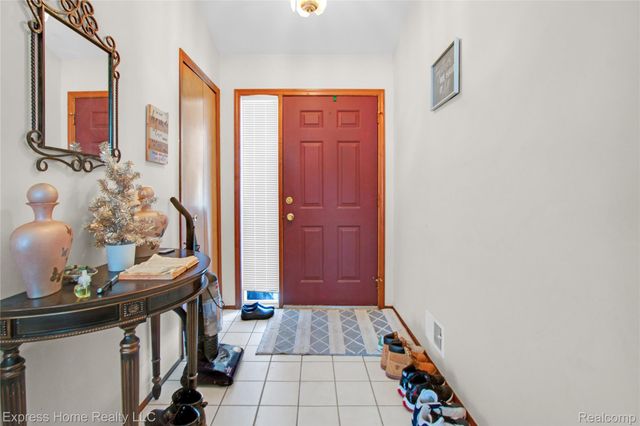 5010 Kelly Drive, Warren, MI 48092