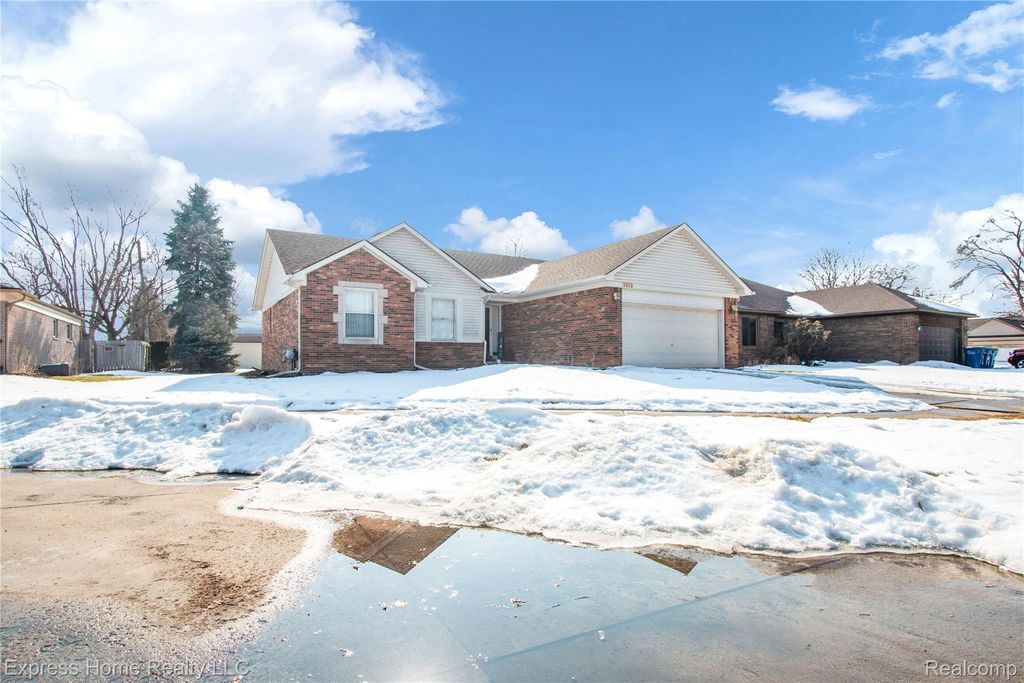 5010 Kelly Drive, Warren, MI 48092