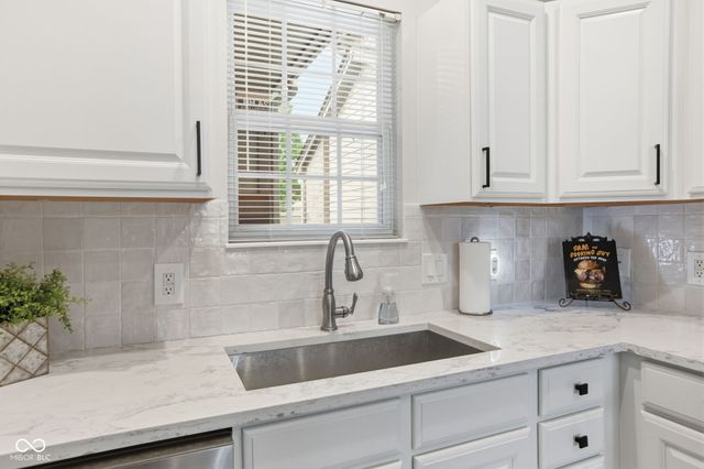 9165 Huxley Court, Fishers, IN 46037