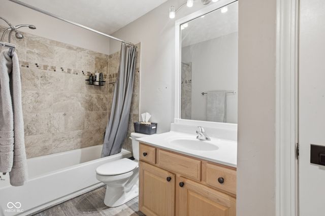 9165 Huxley Court, Fishers, IN 46037