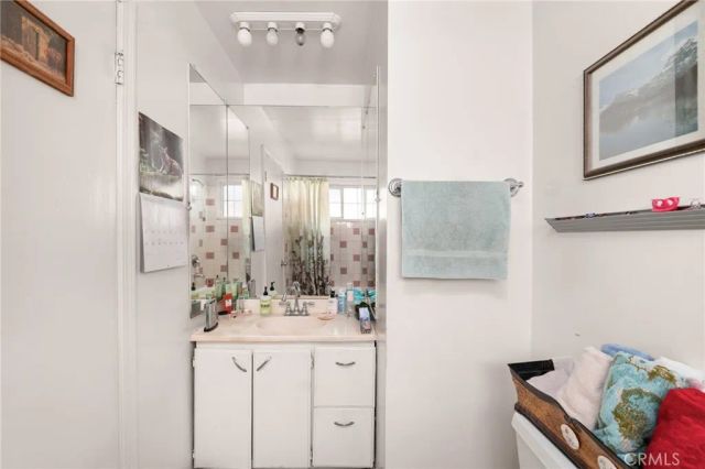 911 E La Verne, Pomona, CA 91767