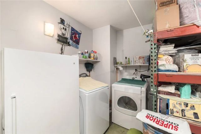 911 E La Verne, Pomona, CA 91767