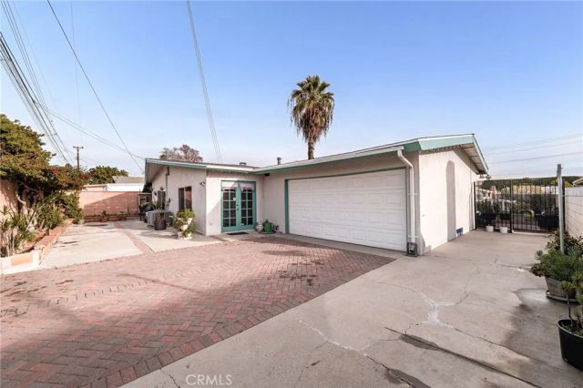 911 E La Verne, Pomona, CA 91767