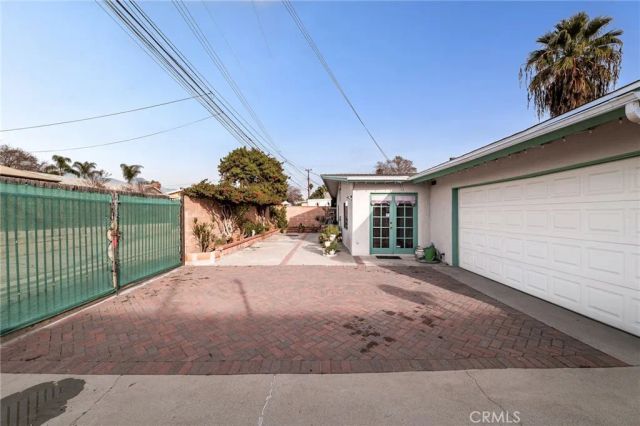 911 E La Verne, Pomona, CA 91767