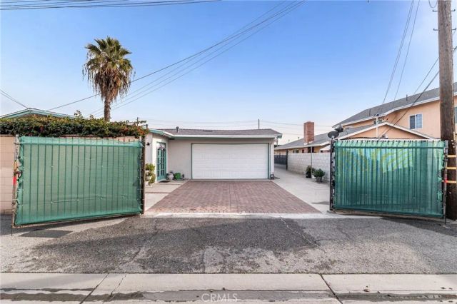 911 E La Verne, Pomona, CA 91767