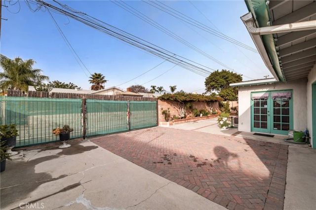 911 E La Verne, Pomona, CA 91767