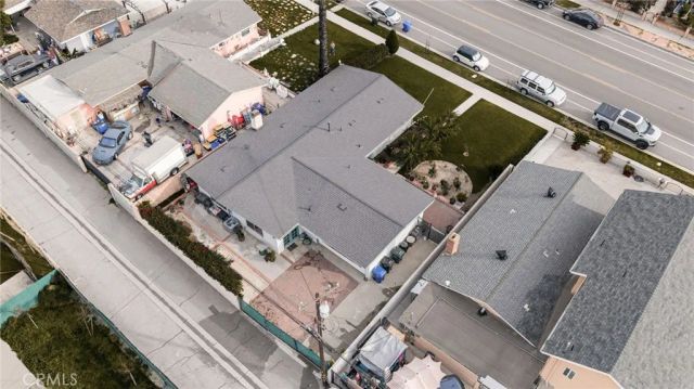 911 E La Verne, Pomona, CA 91767