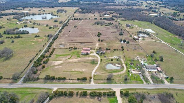 2035 FM-1566, Celeste, TX 75423